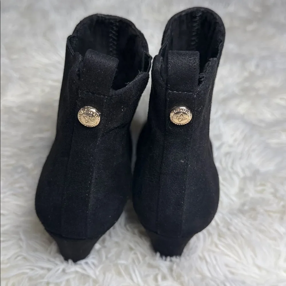 BCBGeneration Elegant Black Ankle Booties